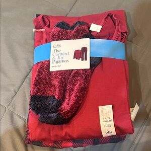 Croft & Barrow 3 pc Red Pajama Set with Socks